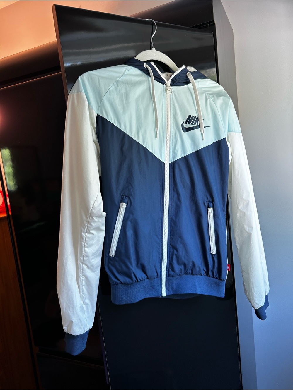 Nike The Windrunner White & Navy Women's Rain Jacket
